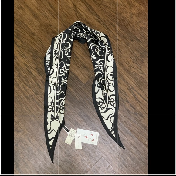 Talbots swirly bows Diamond scarf - Picture 11 of 15